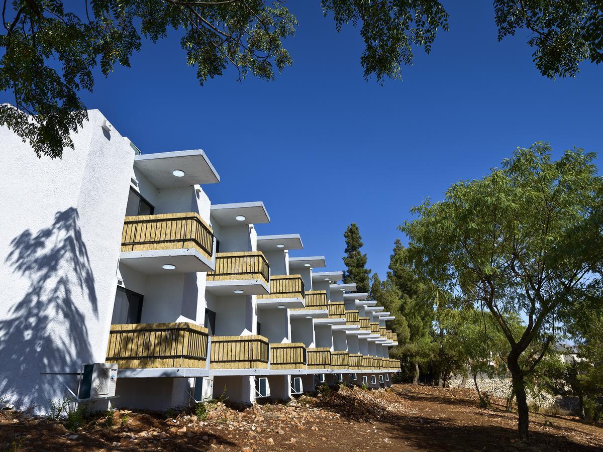 Eretzefat Hotel Exterior photo